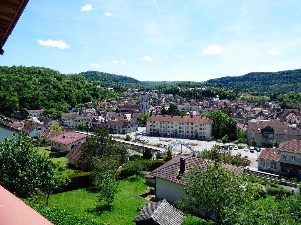 La Colline Aux Yeux Doubs Bed and breakfast 3*